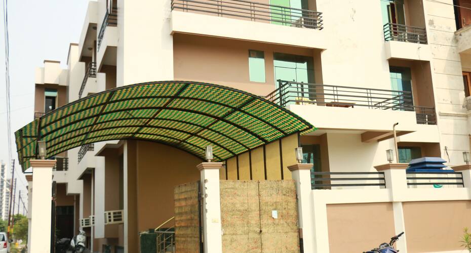 JNR Hospitality Sector 46, Noida 5